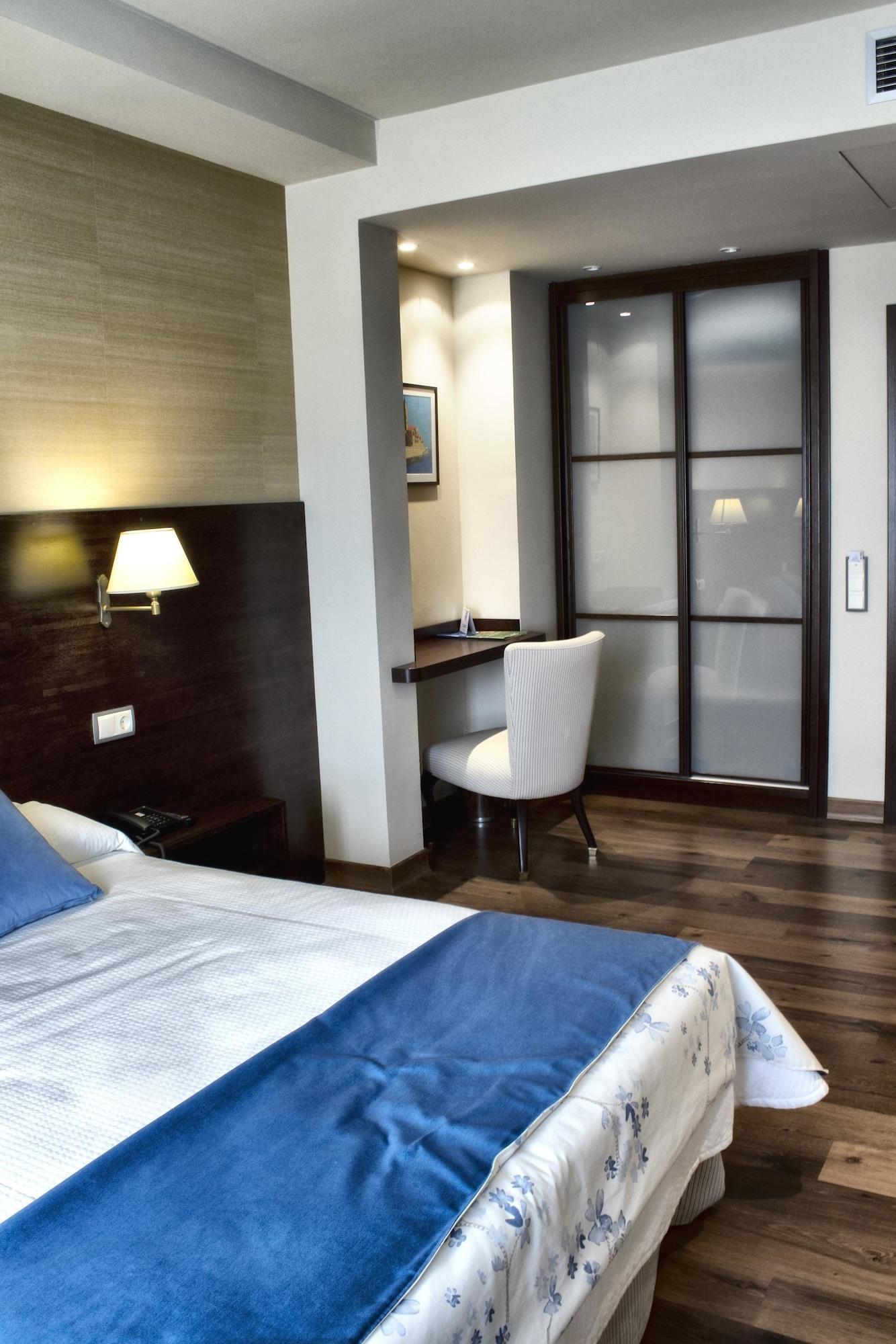 Hotel Don Paco Llanes